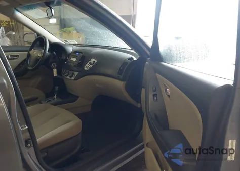 2010 Hyundai Elantra Gls z USA, uszkodzony, nr VIN KMHDU4AD3AU011773